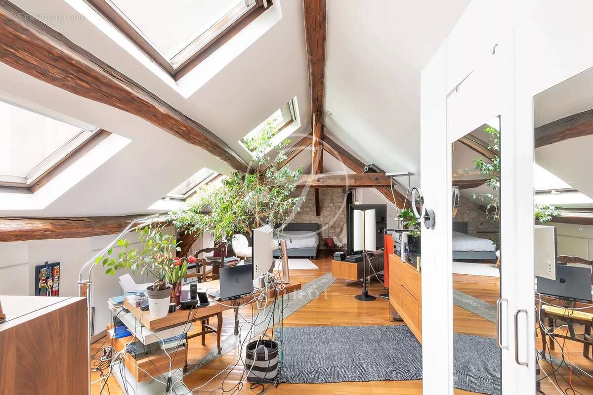 Appartement à PARIS-18E