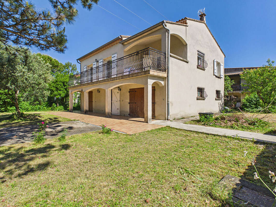 Maison à MONTELIMAR
