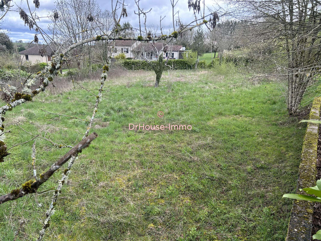 Terrain à LABASTIDE-MURAT