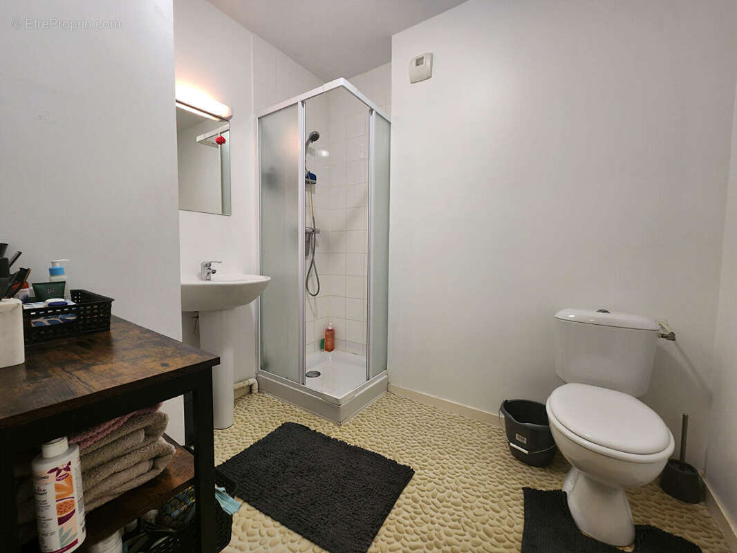 Appartement à LES PONTS-DE-CE