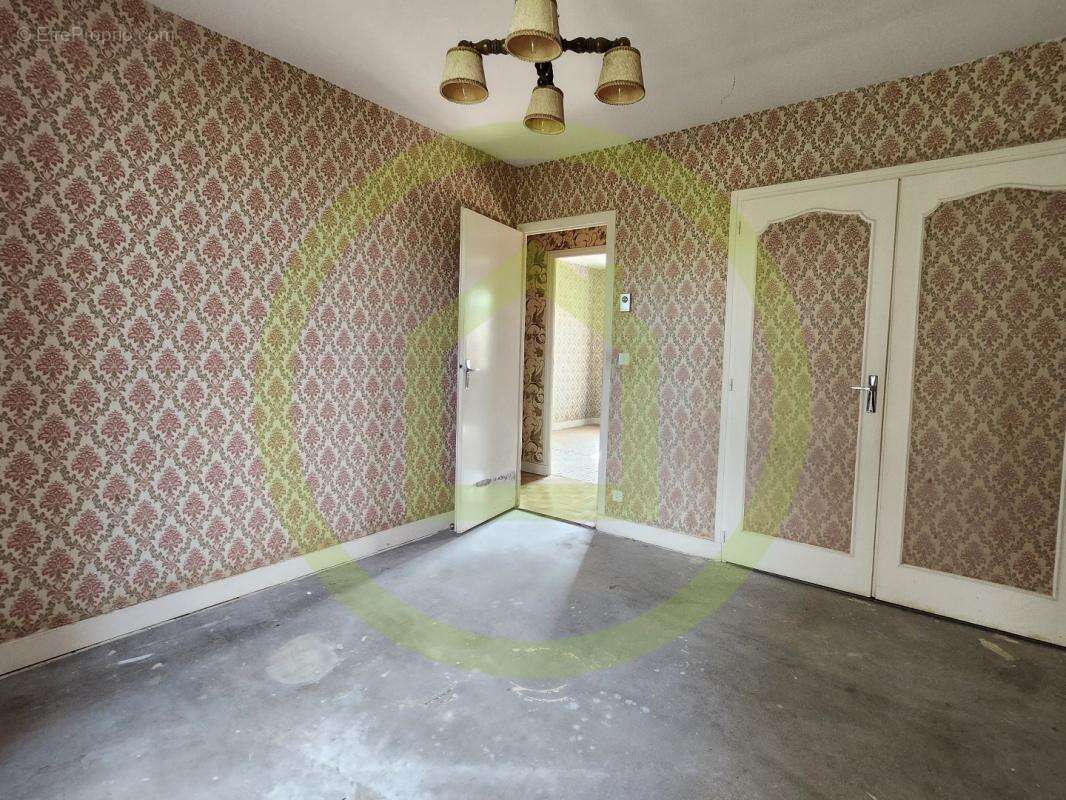 Maison à ELINCOURT-SAINTE-MARGUERITE