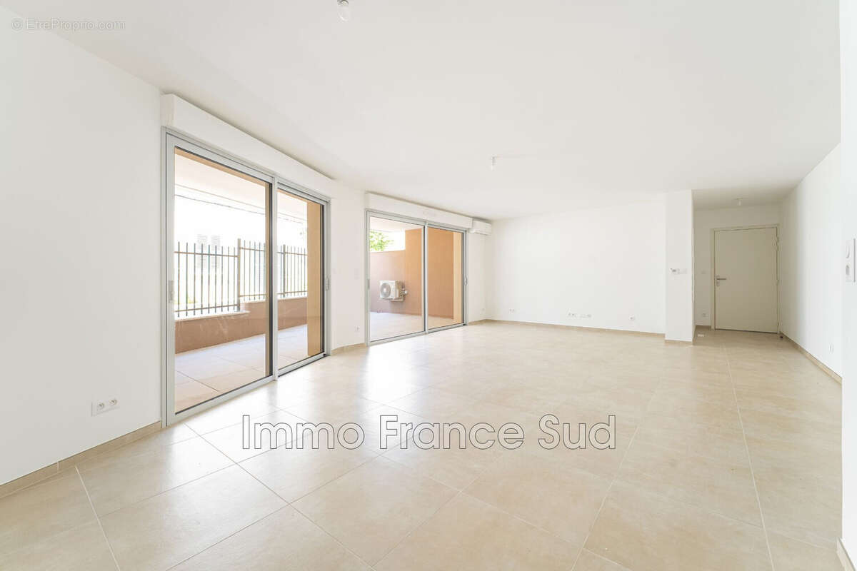 Appartement à LA GARDE-FREINET