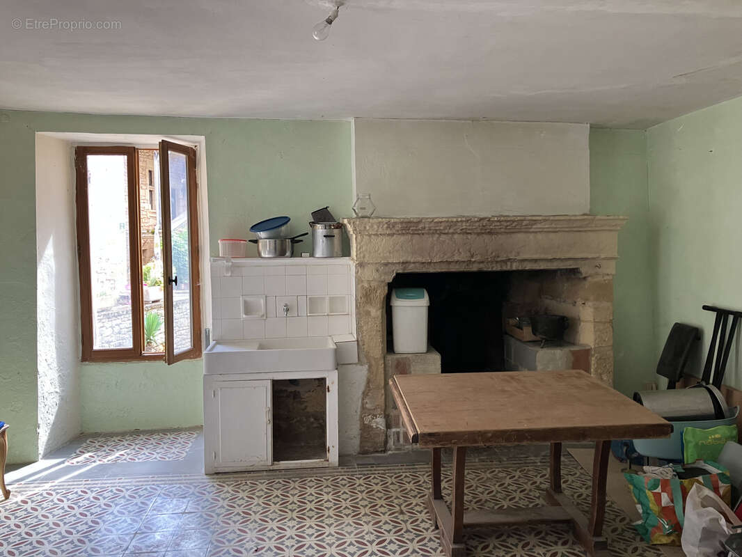 Maison en pierre avec grange   Fort potentiel de rénovation   Vue sur le château - photo 5