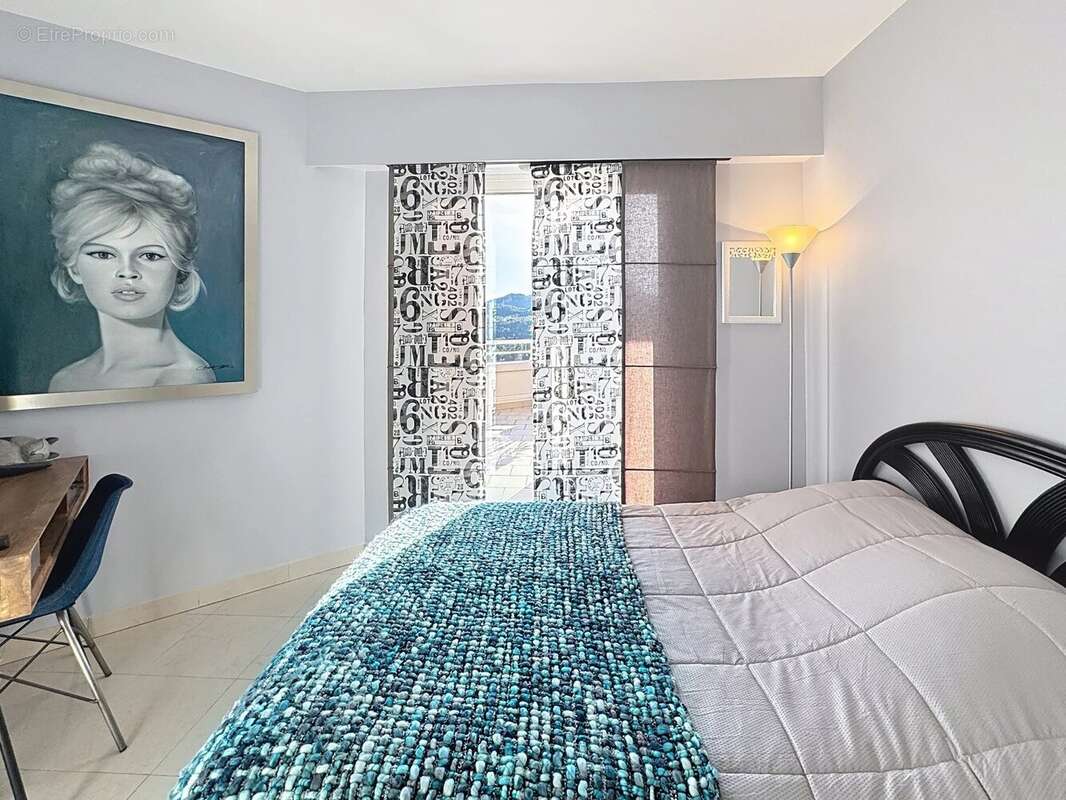 Appartement à MANDELIEU-LA-NAPOULE