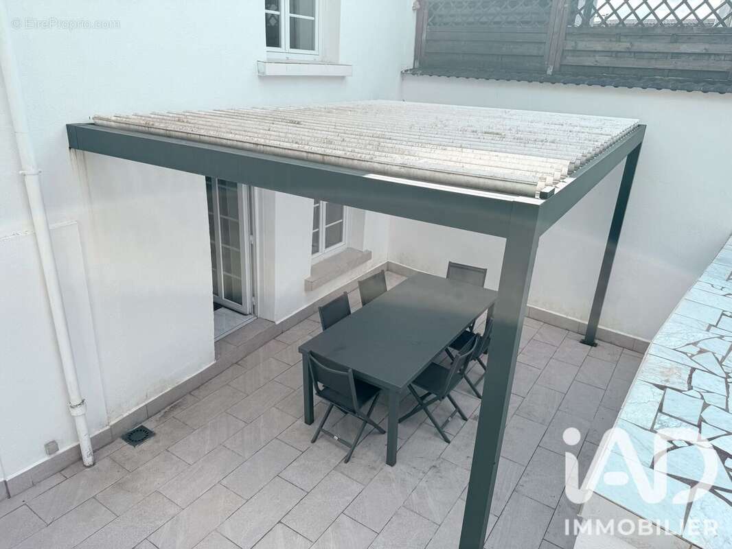 Photo 8