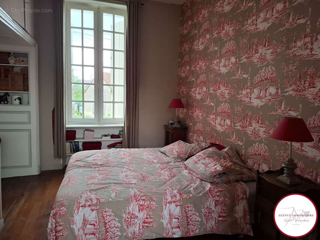 Maison à BRUERE-ALLICHAMPS
