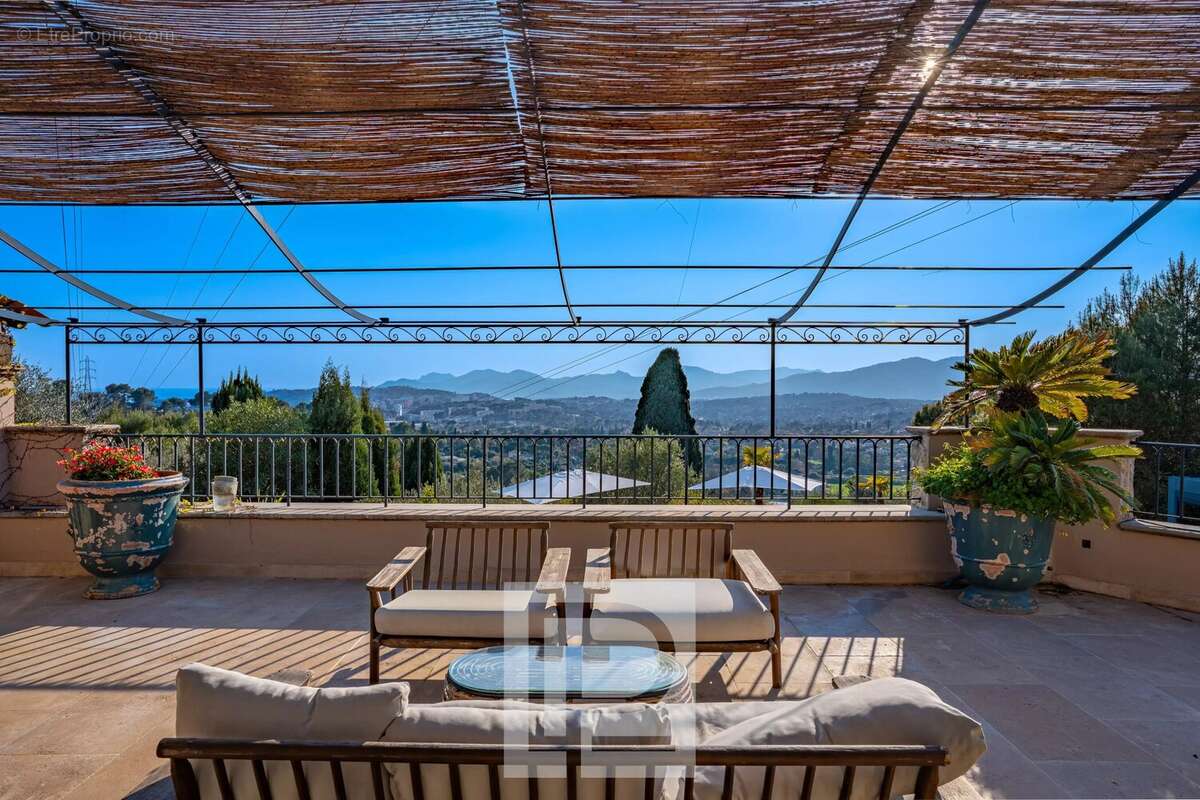 Maison à MOUGINS
