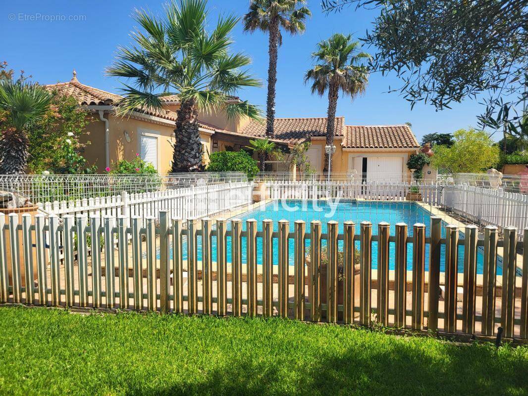 Maison à USCLAS-D&#039;HERAULT