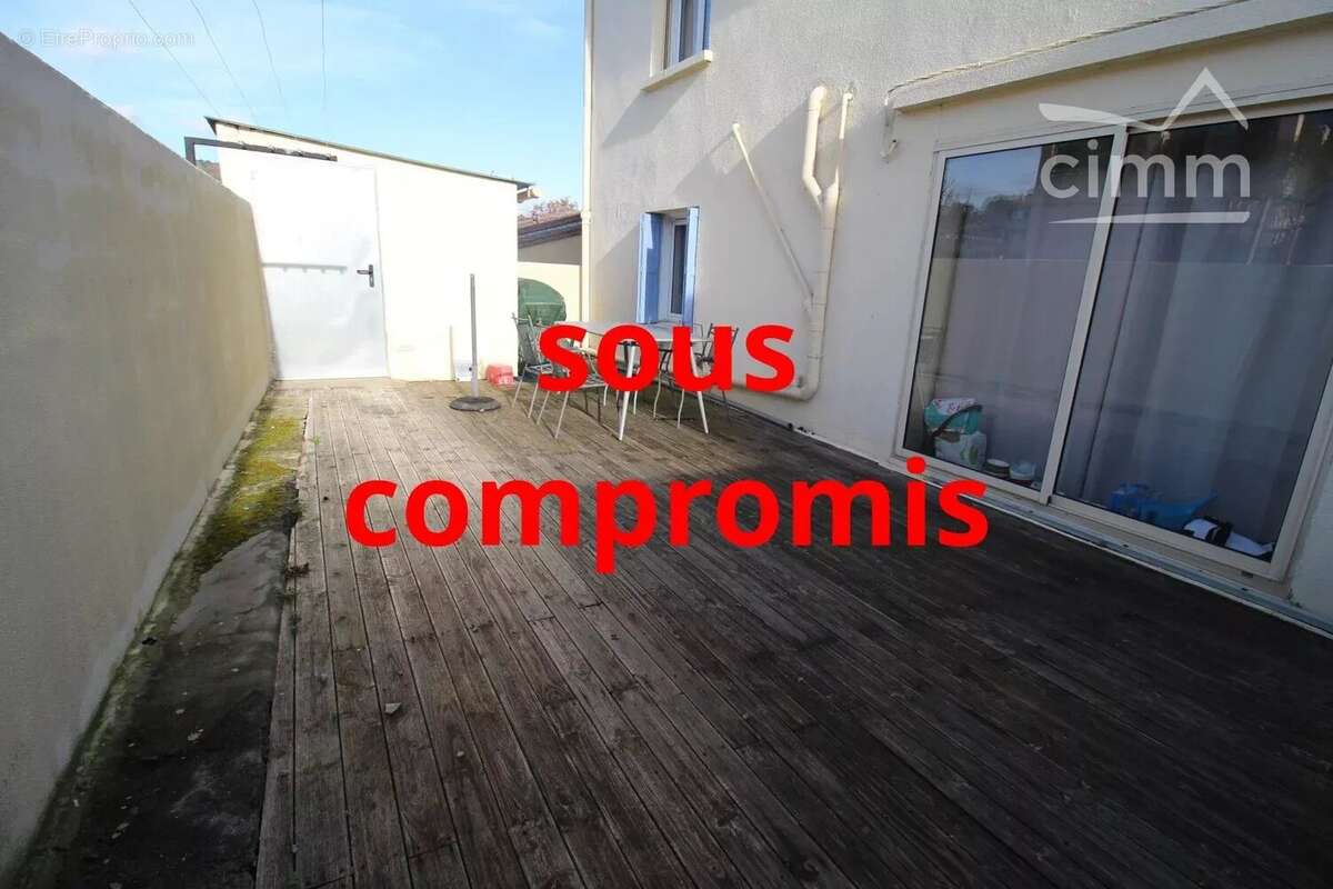 Maison à MONTAZELS