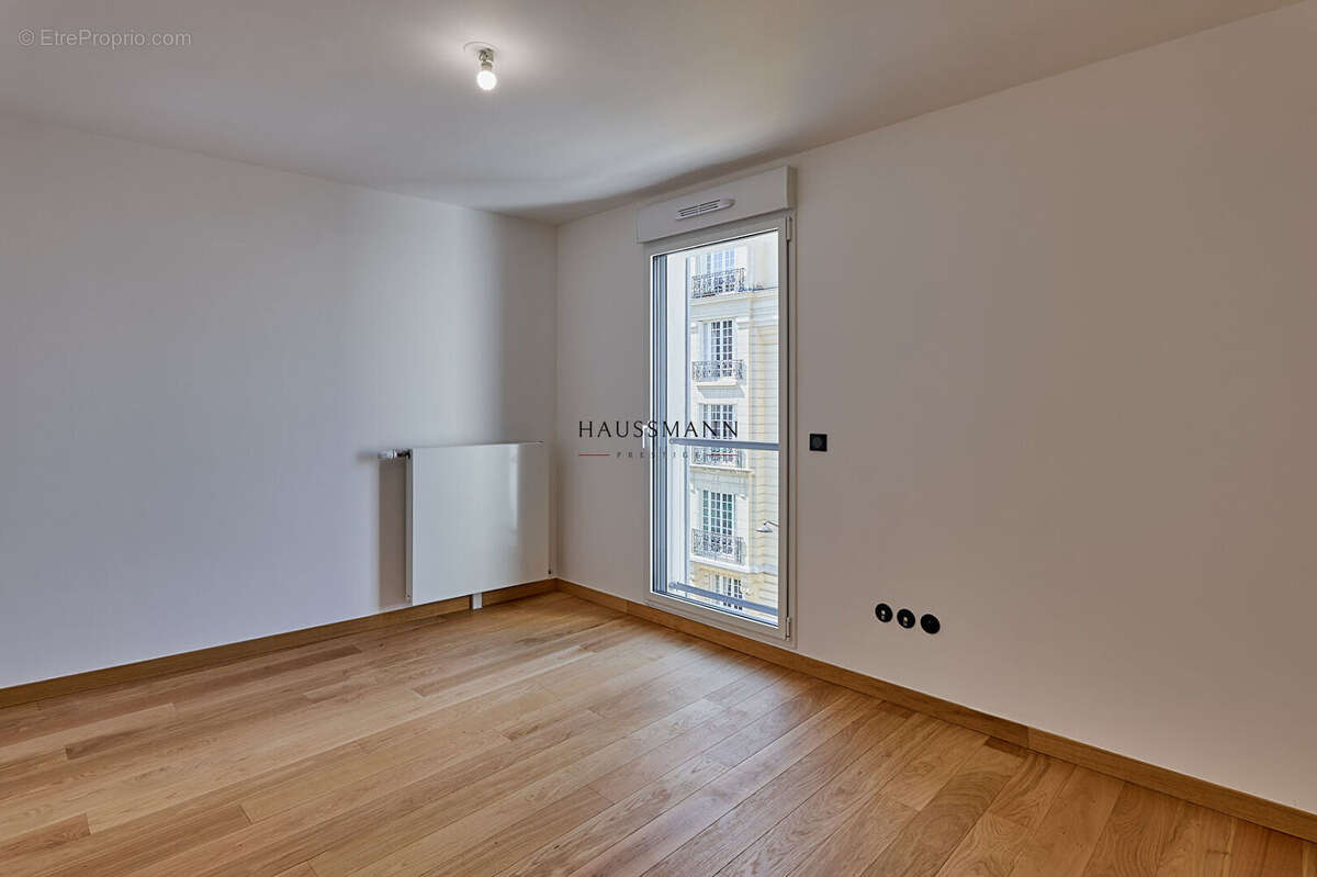 Appartement à PARIS-17E