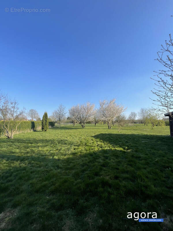 Maison à AUDUN-LE-ROMAN