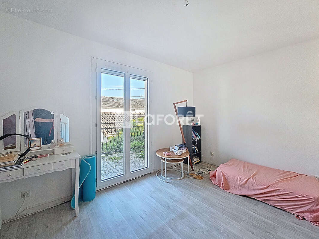 Maison à LA VILLE-DU-BOIS