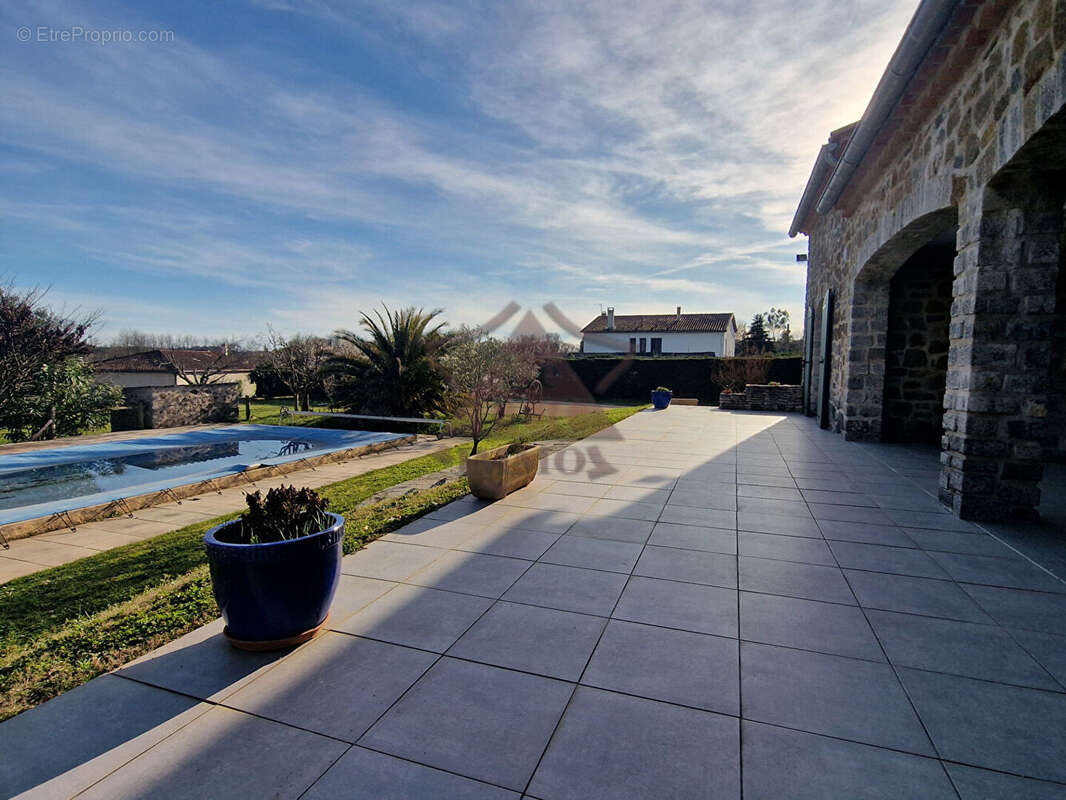 Maison à SAINT-AMBROIX