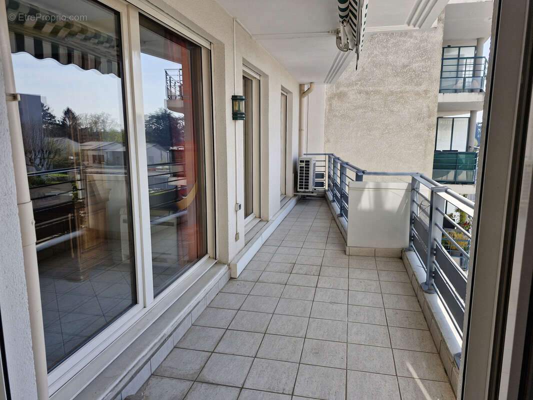 Appartement à BRON