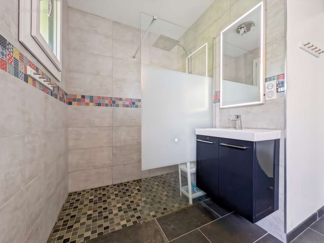 À vendre Maison 6 pièces LOISIN (74) Maison familiale avec piscine et dépendance – Secteur recherché aux portes de Genève - photo 11