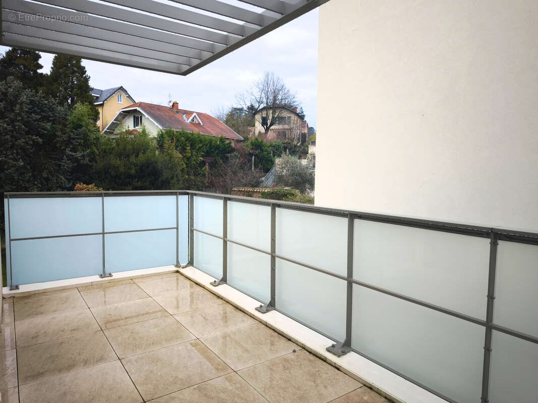 Appartement à RILLIEUX-LA-PAPE
