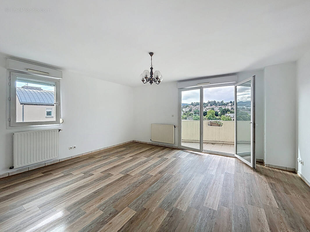 Appartement à UNIEUX