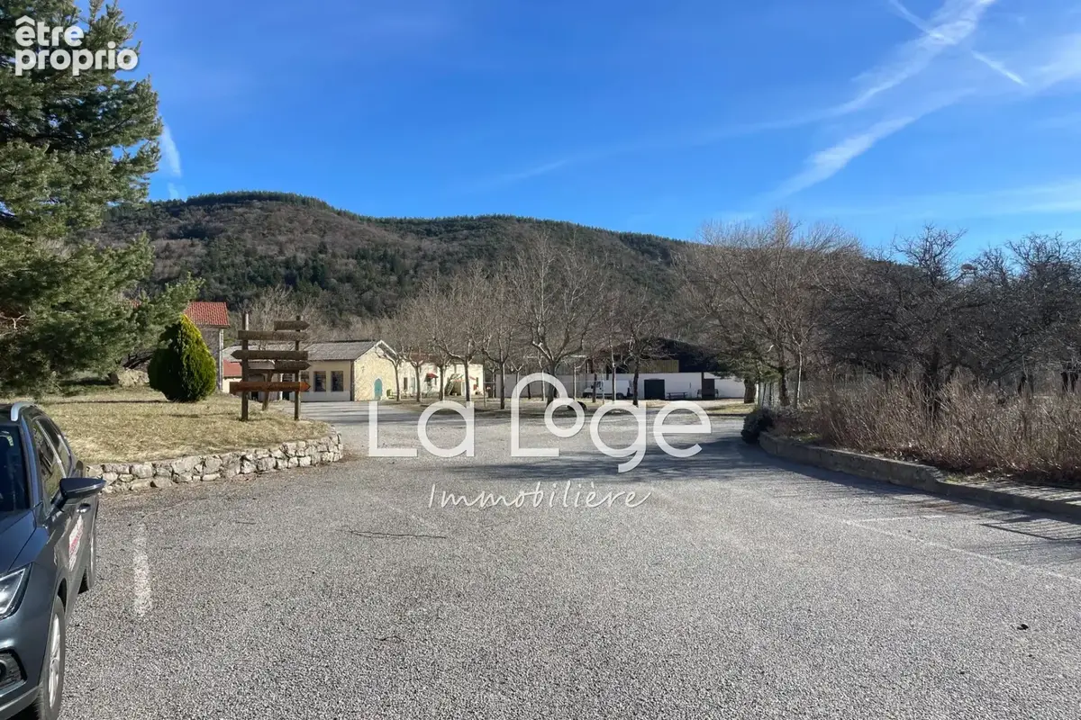 Commerce 1 238 m² à vendre à Aspres-Sur-Buech (05140) - photo 2