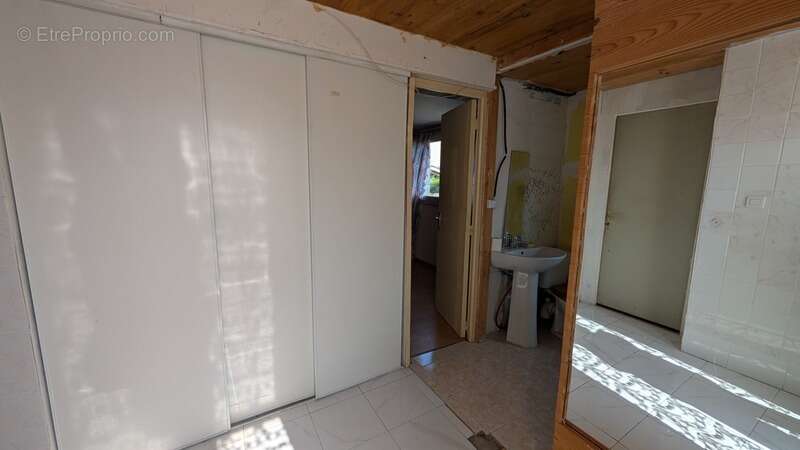 Maison à PACY-SUR-ARMANCON