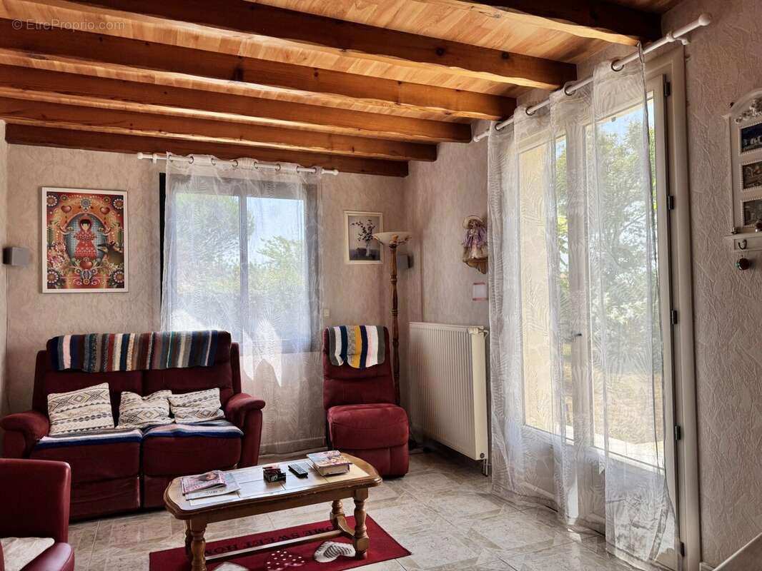 Maison 107 m² à Semussac  - photo 3