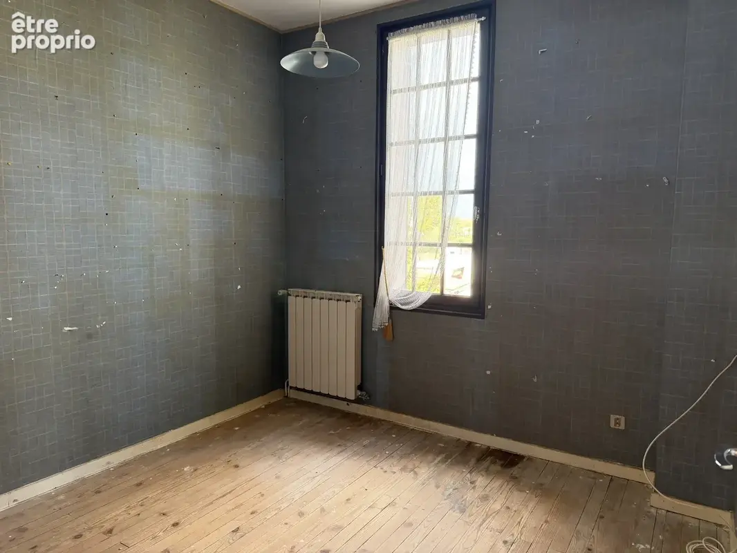 Maison avec dépendance, double garage et terrain arboré de 1 700 m2 - photo 6