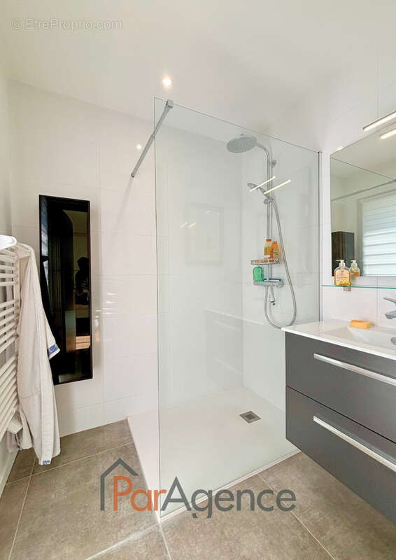 Maison à VAUX-SUR-MER