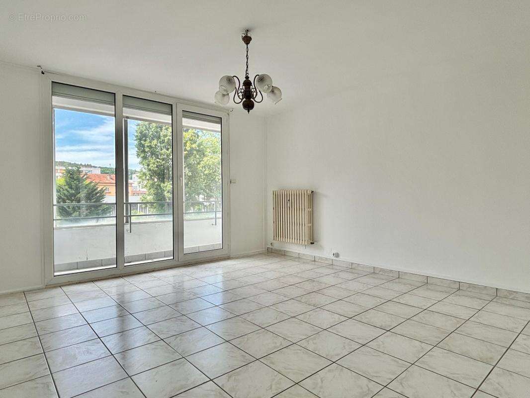 Appartement à CHENOVE