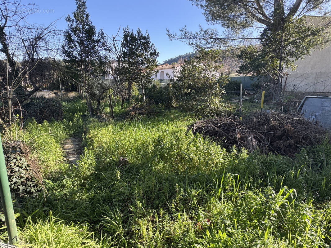 Terrain à AUBAGNE