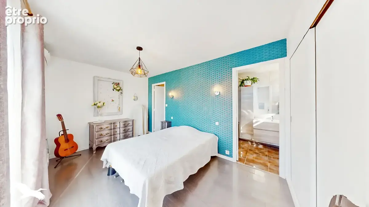 A VENDRE - Marseille 13009 - Appartement à vendre - T4 - 99 m² avec 2 extérieurs, loggia, caves et parking commun - photo 8