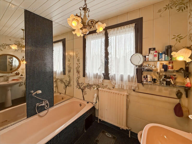 Maison à PREVESSIN-MOENS