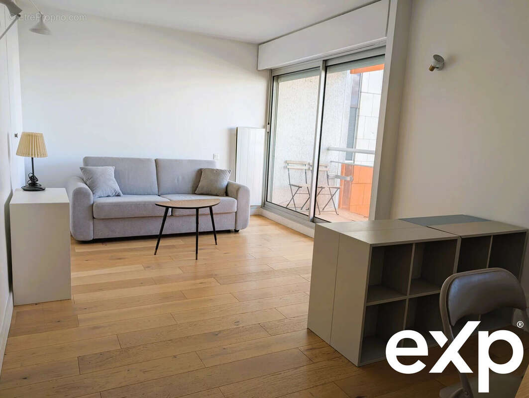 Appartement à PARIS-10E