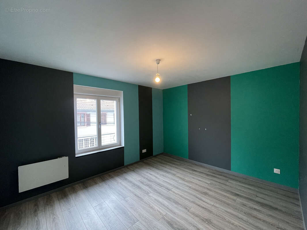 Maison à ROUGEMONT-LE-CHATEAU