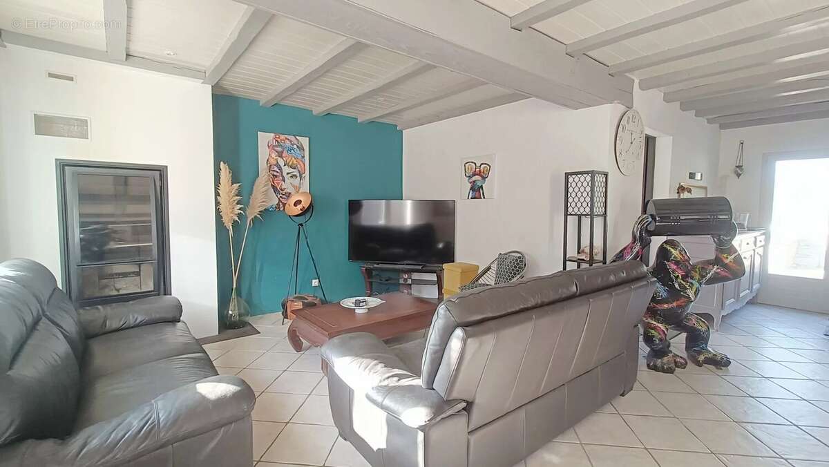 Maison à CHARRAIS