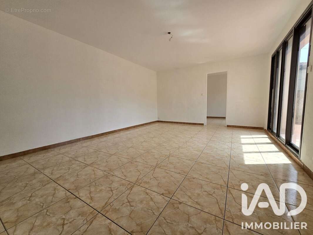 Maison 84 m² à Cascastel-Des-Corbieres  - photo 4