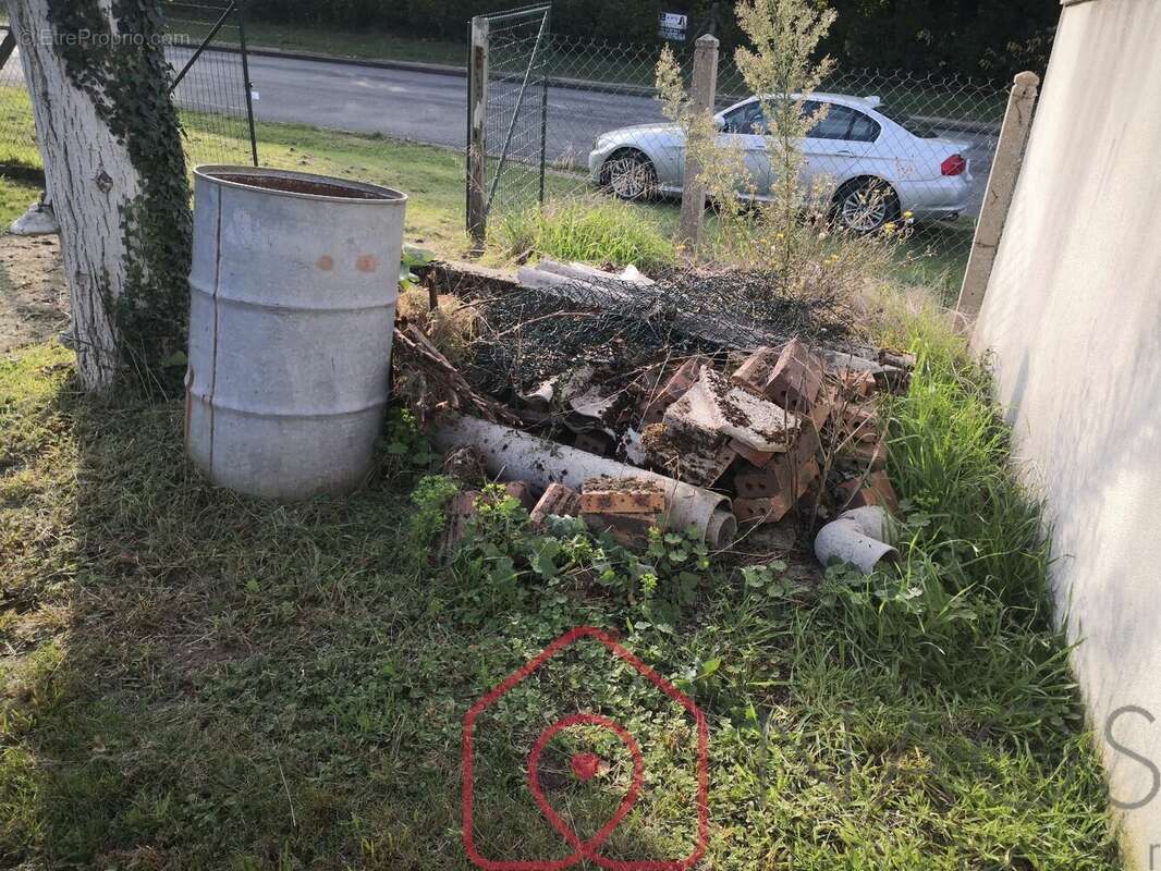 Terrain à FONTENAY-SUR-LOING