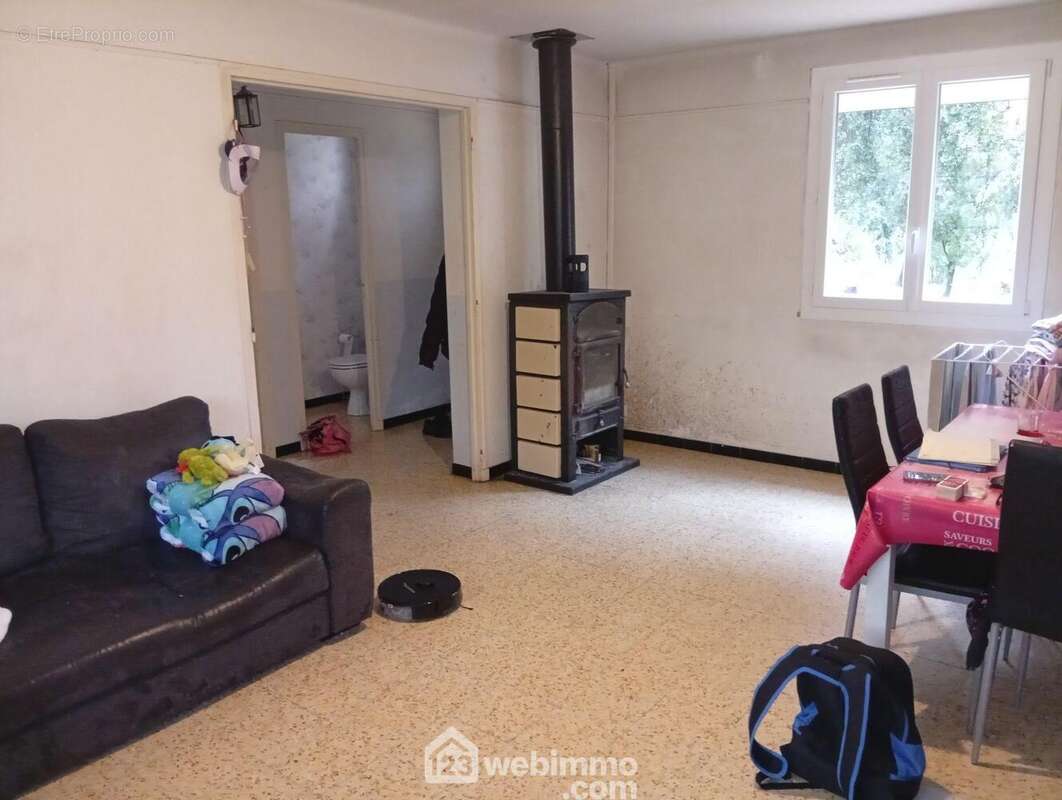 Maison à ENTRECASTEAUX