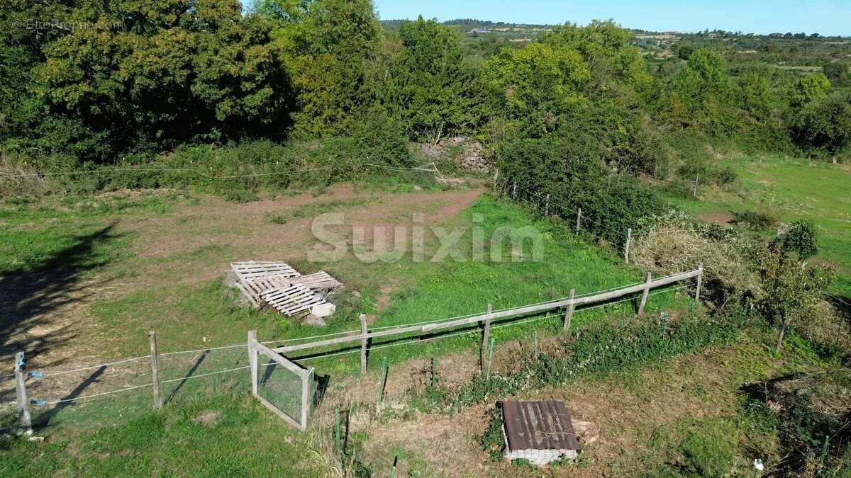 Maison à SAINT-GINEIS-EN-COIRON