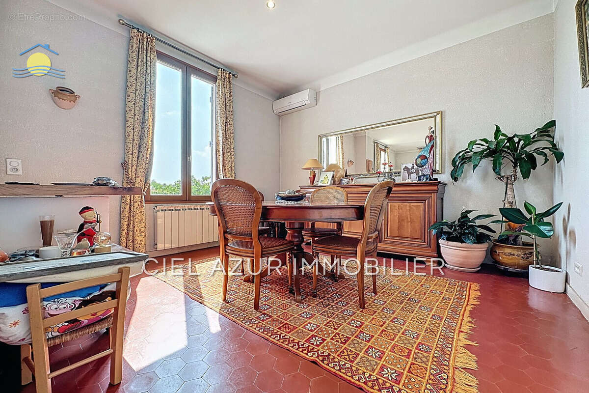 Maison à MOUANS-SARTOUX