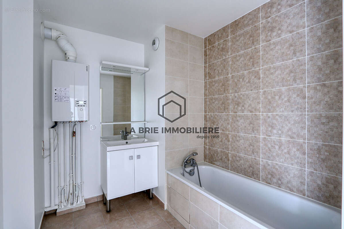 Appartement à PONTAULT-COMBAULT