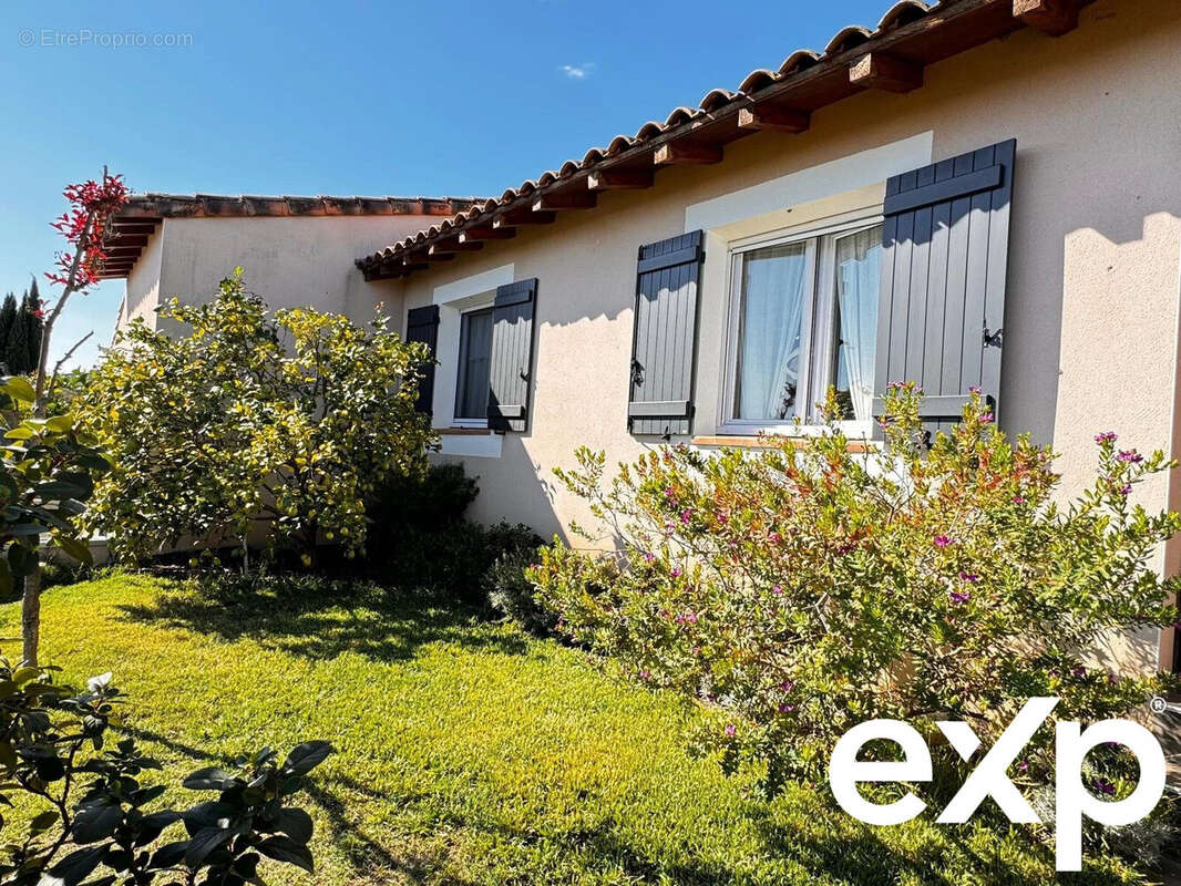 Vue extérieure, chambres sur jardin  - Maison à BELLEGARDE