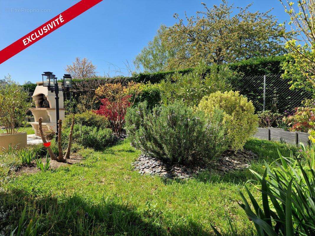 Maison à LONGUE-JUMELLES