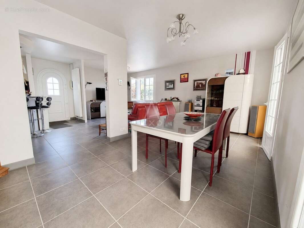 Maison T4 de plain-pied avec jardin, garage et stationnements à Pau - photo 5