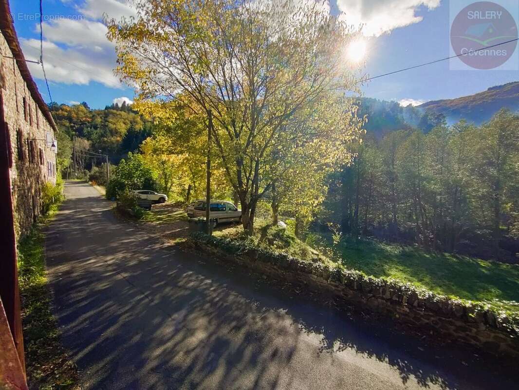 Maison à LE POMPIDOU