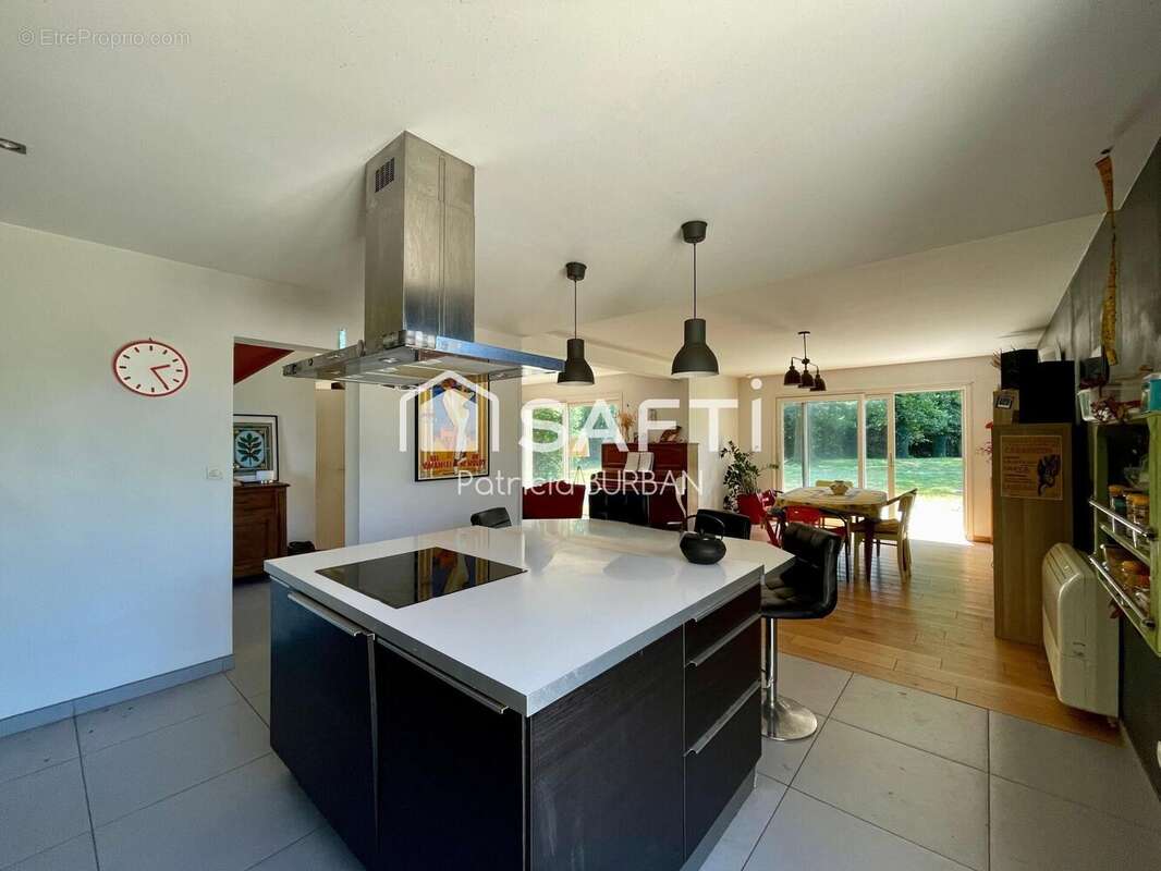 Photo 4 - Maison à LARRE