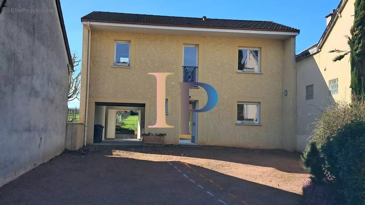 Maison à PARAY-LE-MONIAL