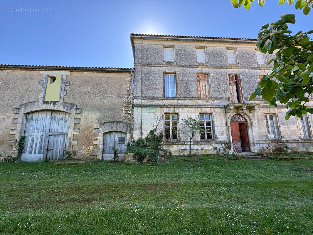 Maison à MORNAC