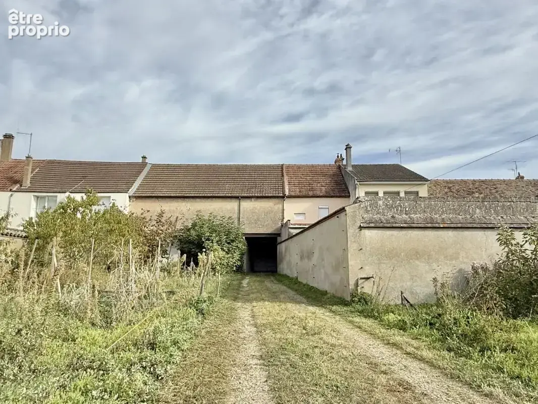 Saint-jean-de-losne – maison de caractère de 284 m² – terrain de 1 224 m² – dépendances et fort potentiel - photo 32