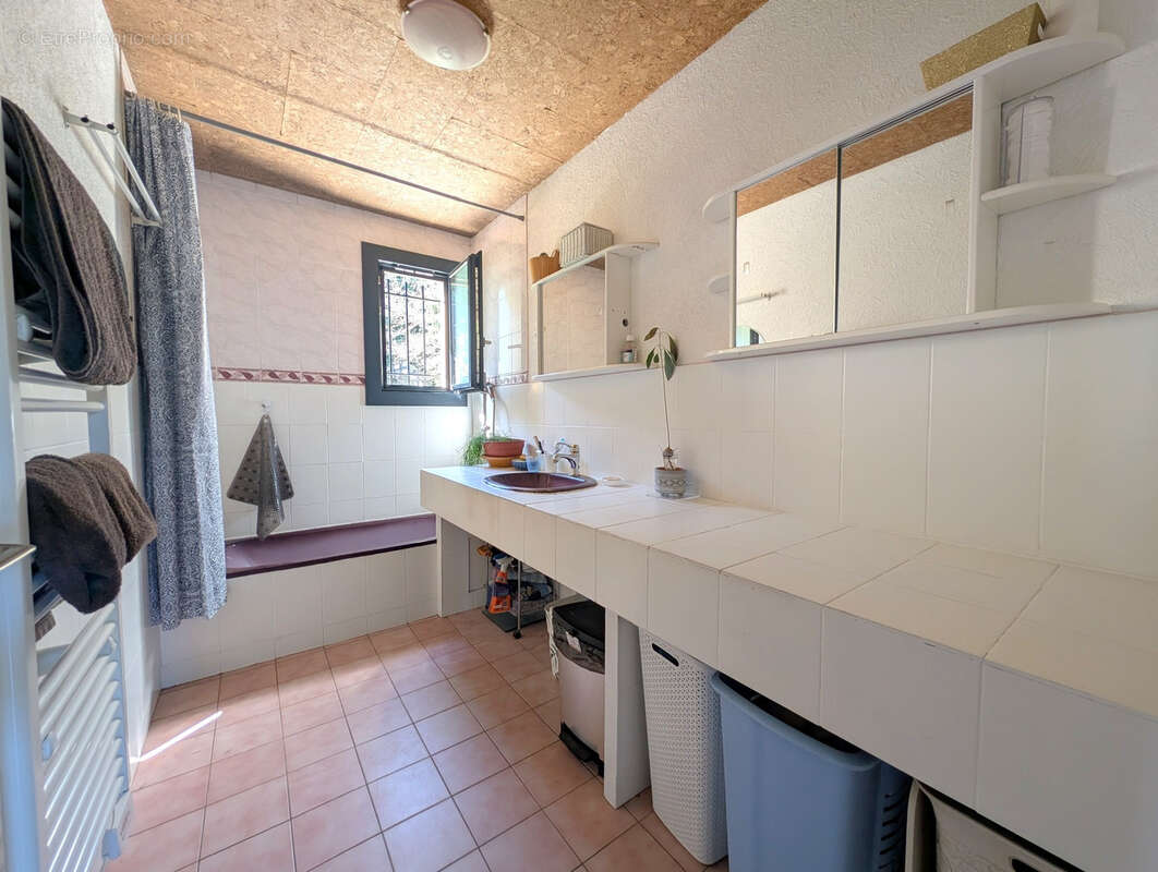 Pavillon sur sous-sol, terrain paysager 1760m2 - photo 10