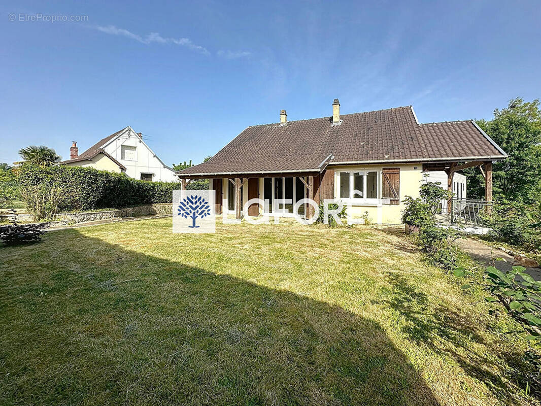 Maison à LE MESNIL-ESNARD