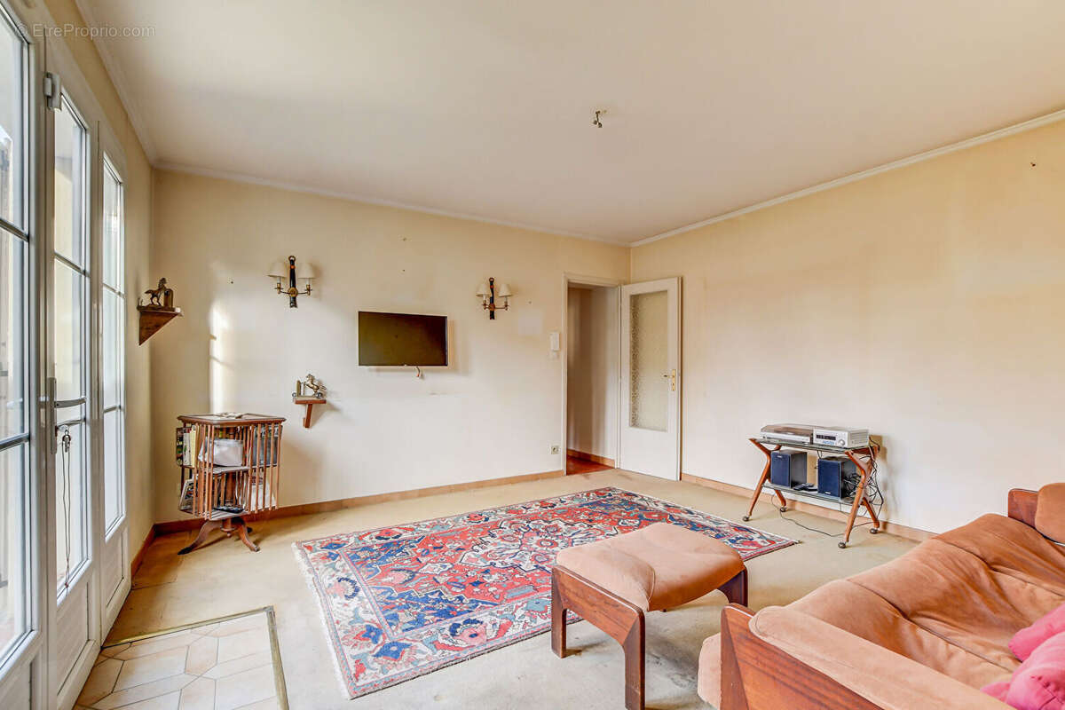 L'isle-jourdain - centre ville - maison t3 - photo 2